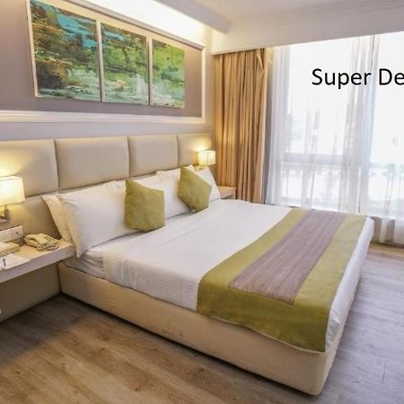 Kingwood Hotel Kuching Buitenkant foto