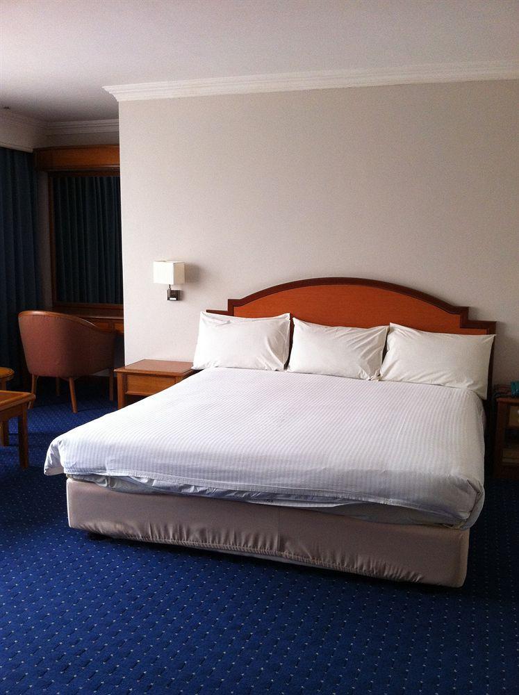 Kingwood Hotel Kuching Buitenkant foto