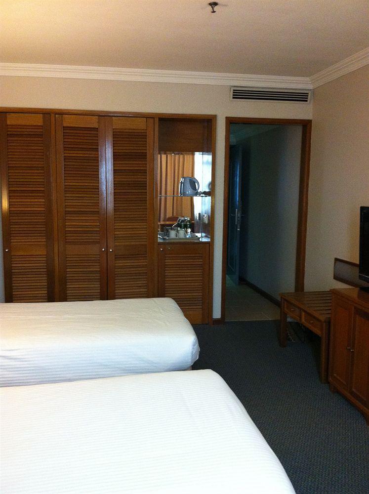 Kingwood Hotel Kuching Buitenkant foto