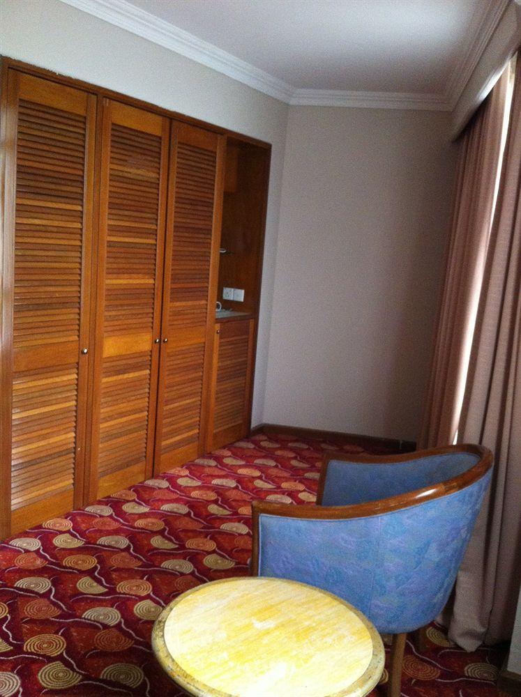Kingwood Hotel Kuching Buitenkant foto