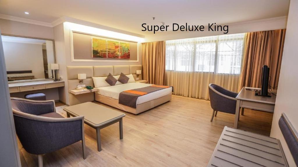 Kingwood Hotel Kuching Buitenkant foto