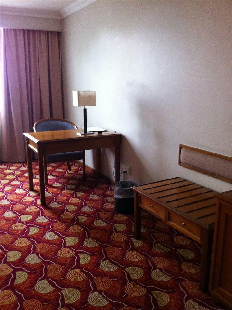 Kingwood Hotel Kuching Buitenkant foto