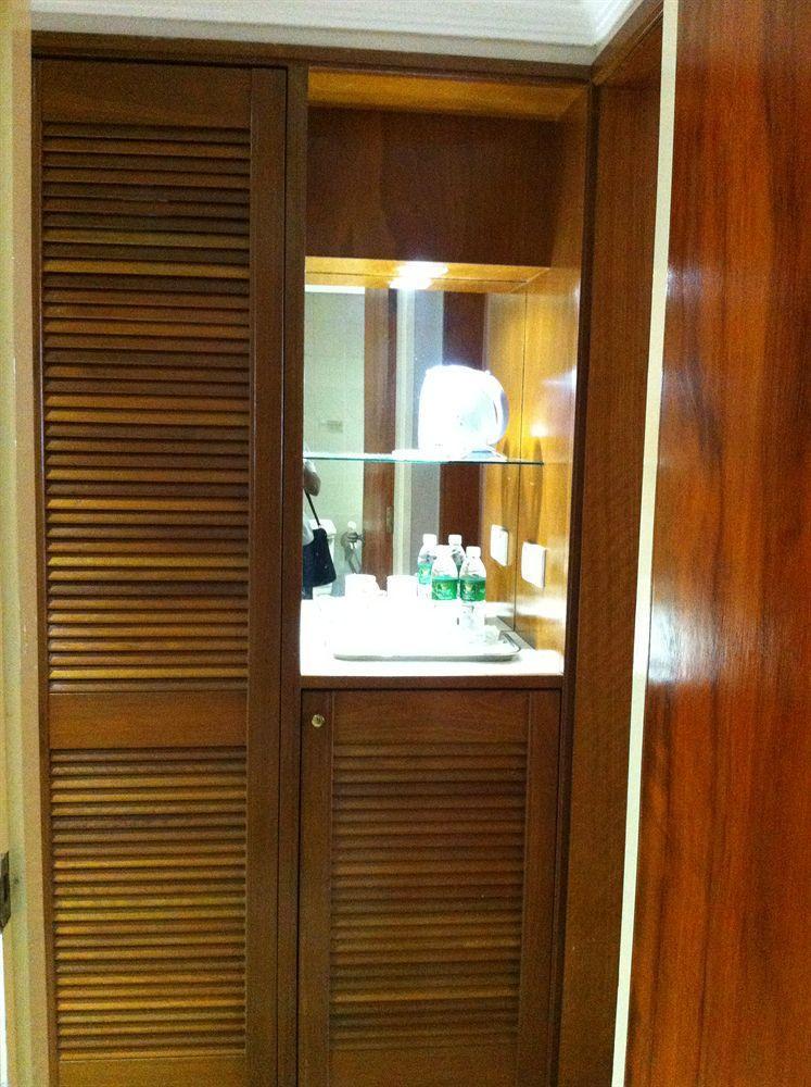 Kingwood Hotel Kuching Buitenkant foto