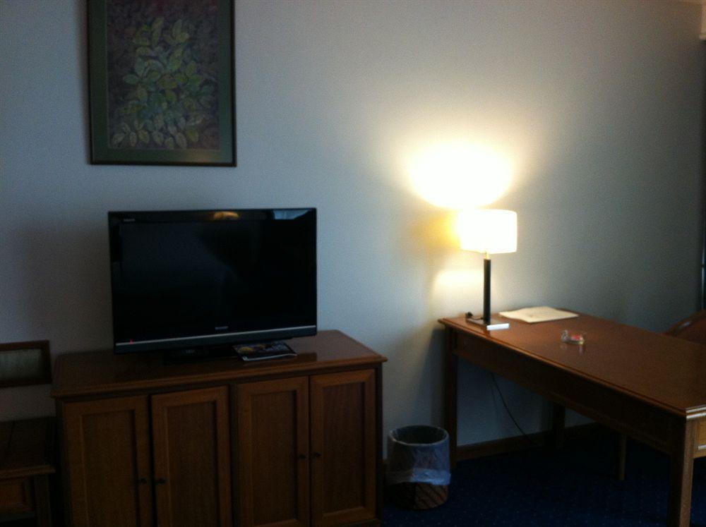 Kingwood Hotel Kuching Buitenkant foto