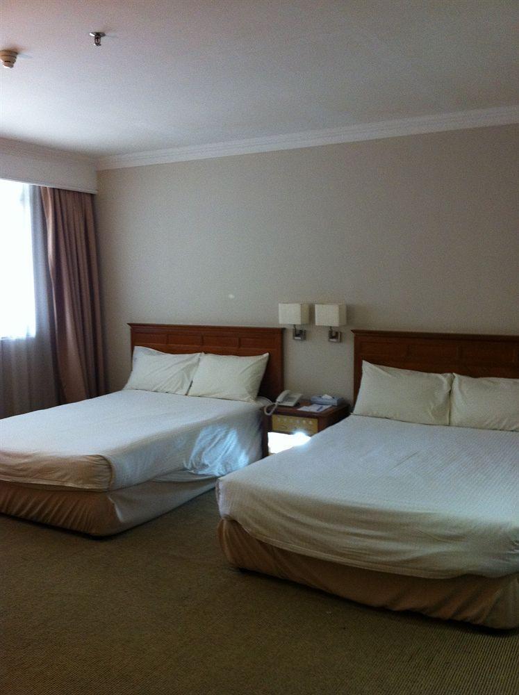 Kingwood Hotel Kuching Buitenkant foto