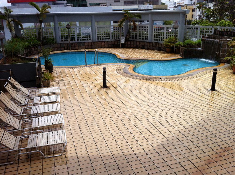 Kingwood Hotel Kuching Buitenkant foto