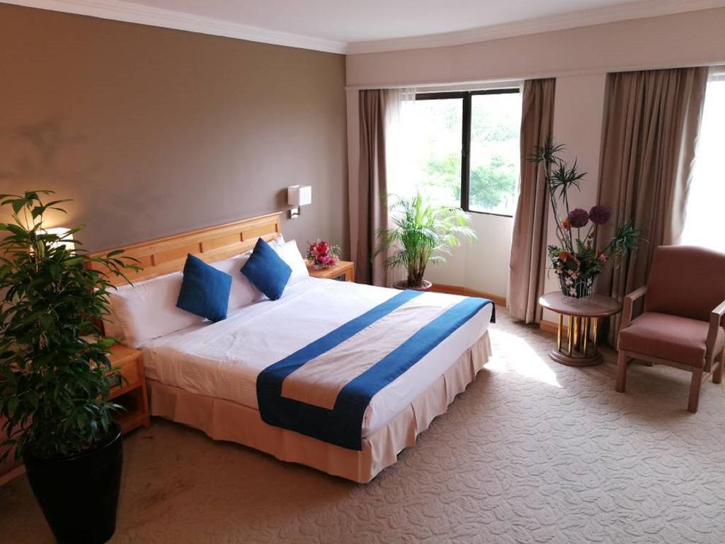 Kingwood Hotel Kuching Buitenkant foto