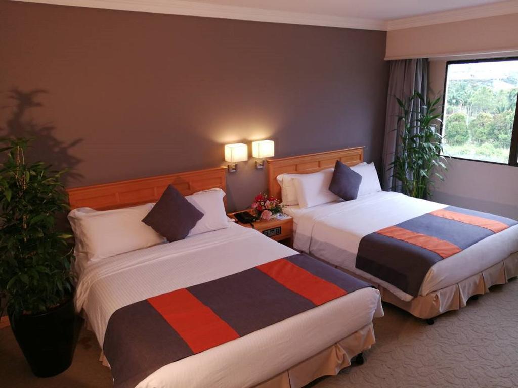 Kingwood Hotel Kuching Buitenkant foto