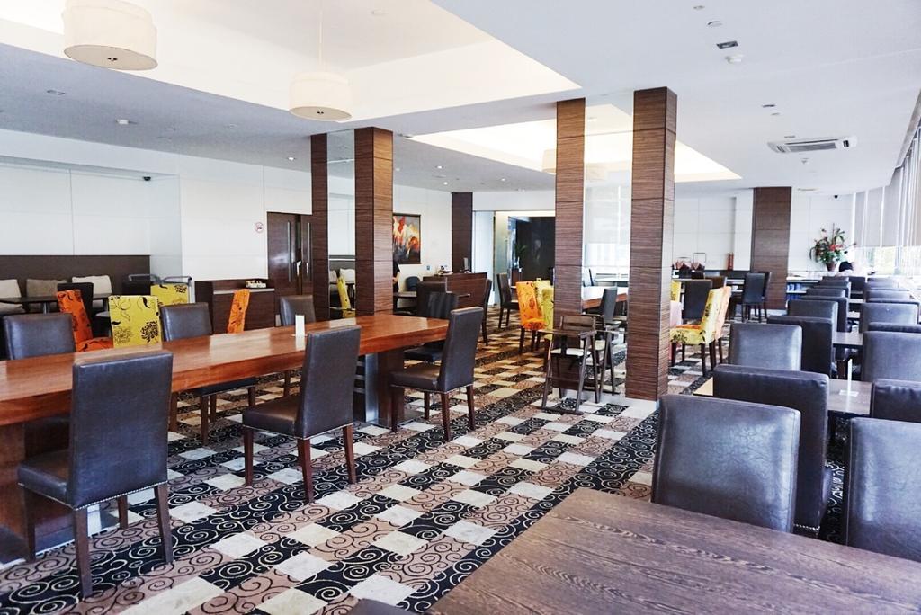 Kingwood Hotel Kuching Buitenkant foto