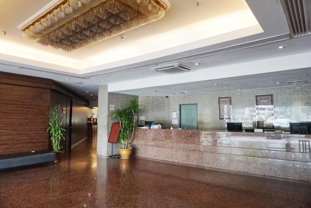 Kingwood Hotel Kuching Buitenkant foto