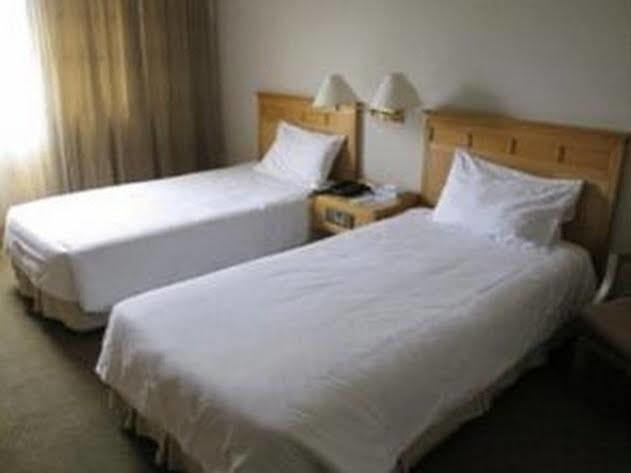 Kingwood Hotel Kuching Buitenkant foto
