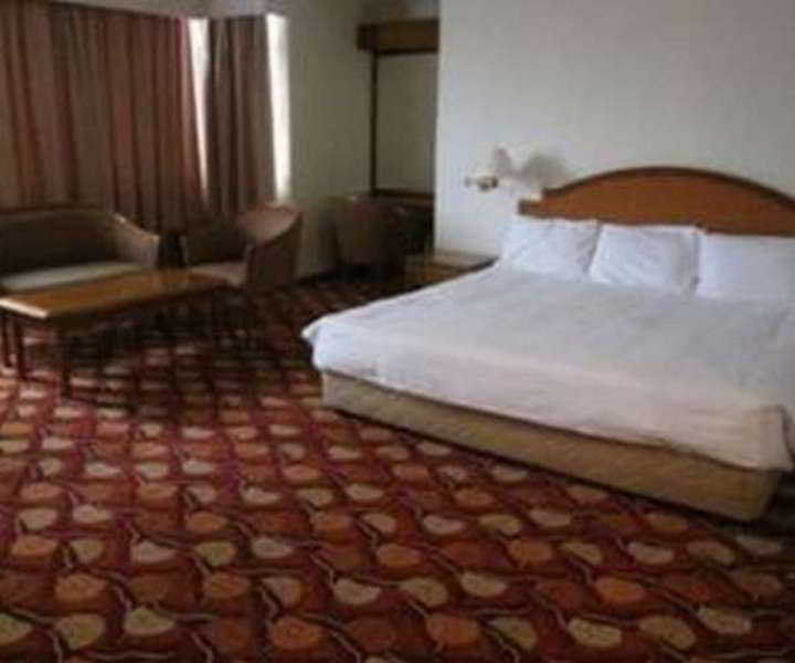 Kingwood Hotel Kuching Buitenkant foto