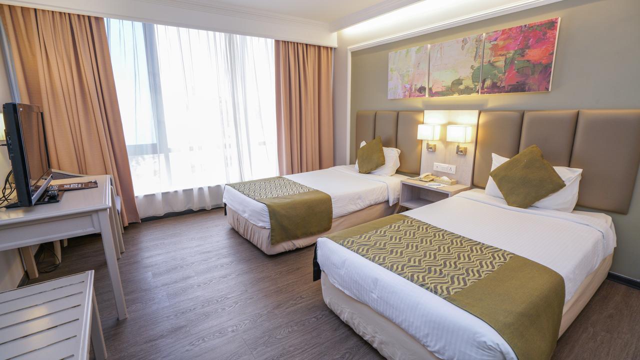 Kingwood Hotel Kuching Buitenkant foto