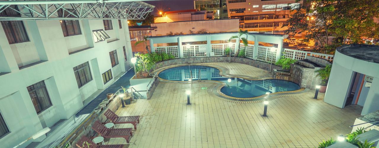 Kingwood Hotel Kuching Buitenkant foto
